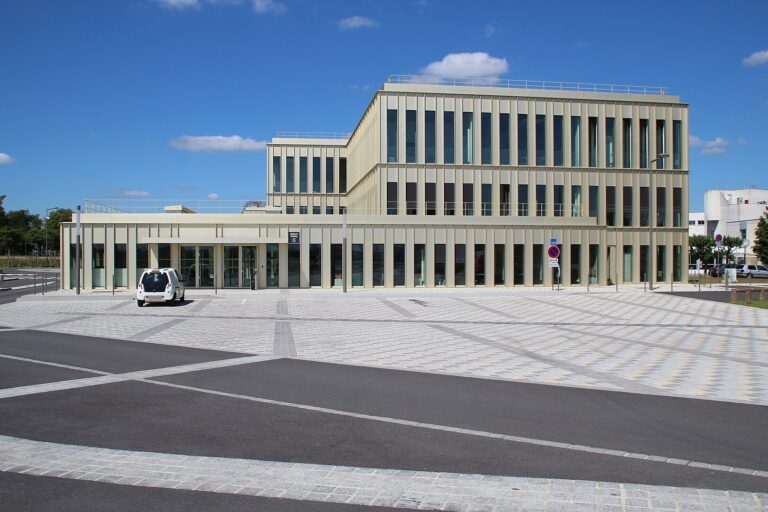 Khám Phá HEC Paris Cánh Cổng Của Sự Thành Công Quốc Tế