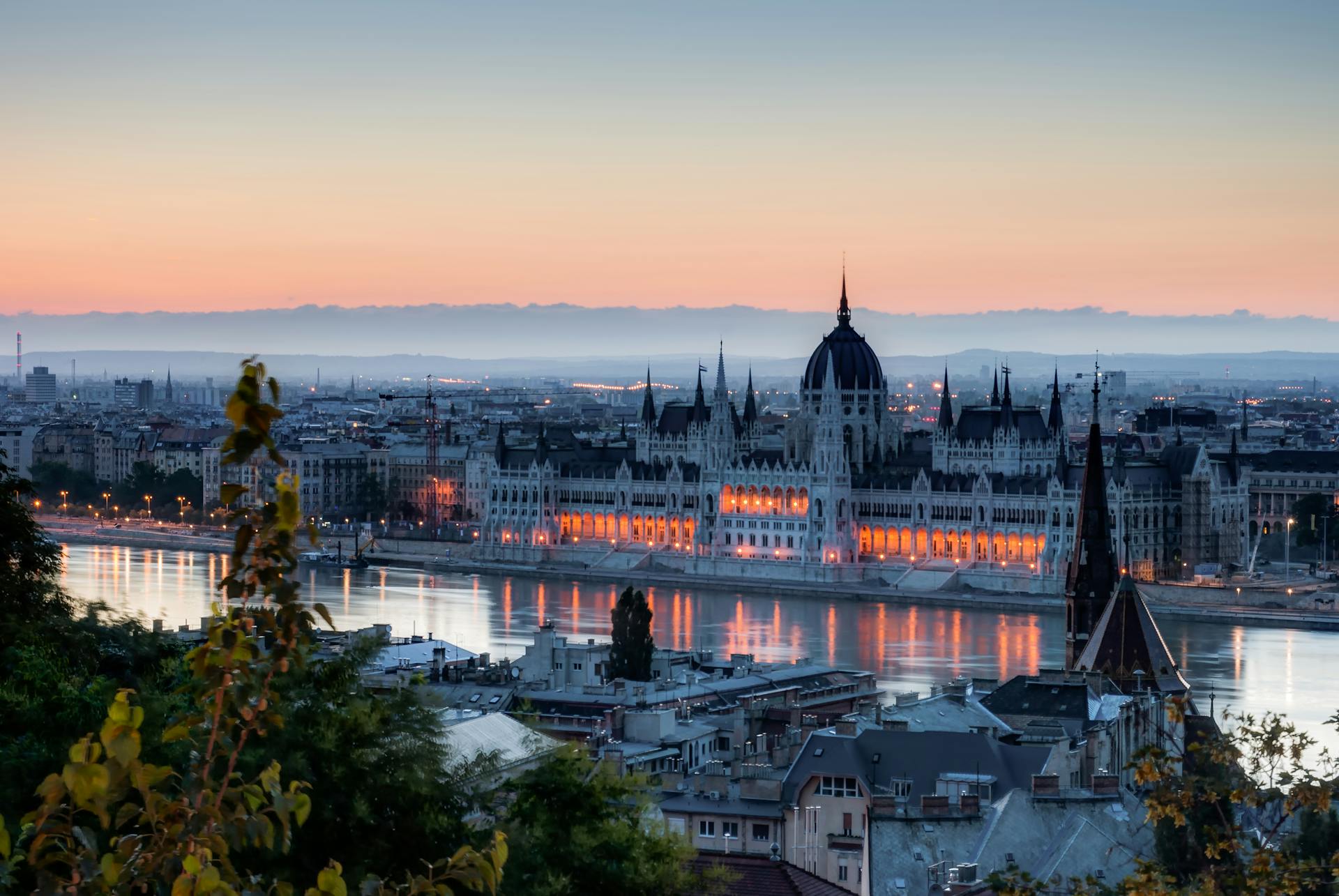 Khám Phá Cơ hội Du học Hungary Bằng Tiếng Anh