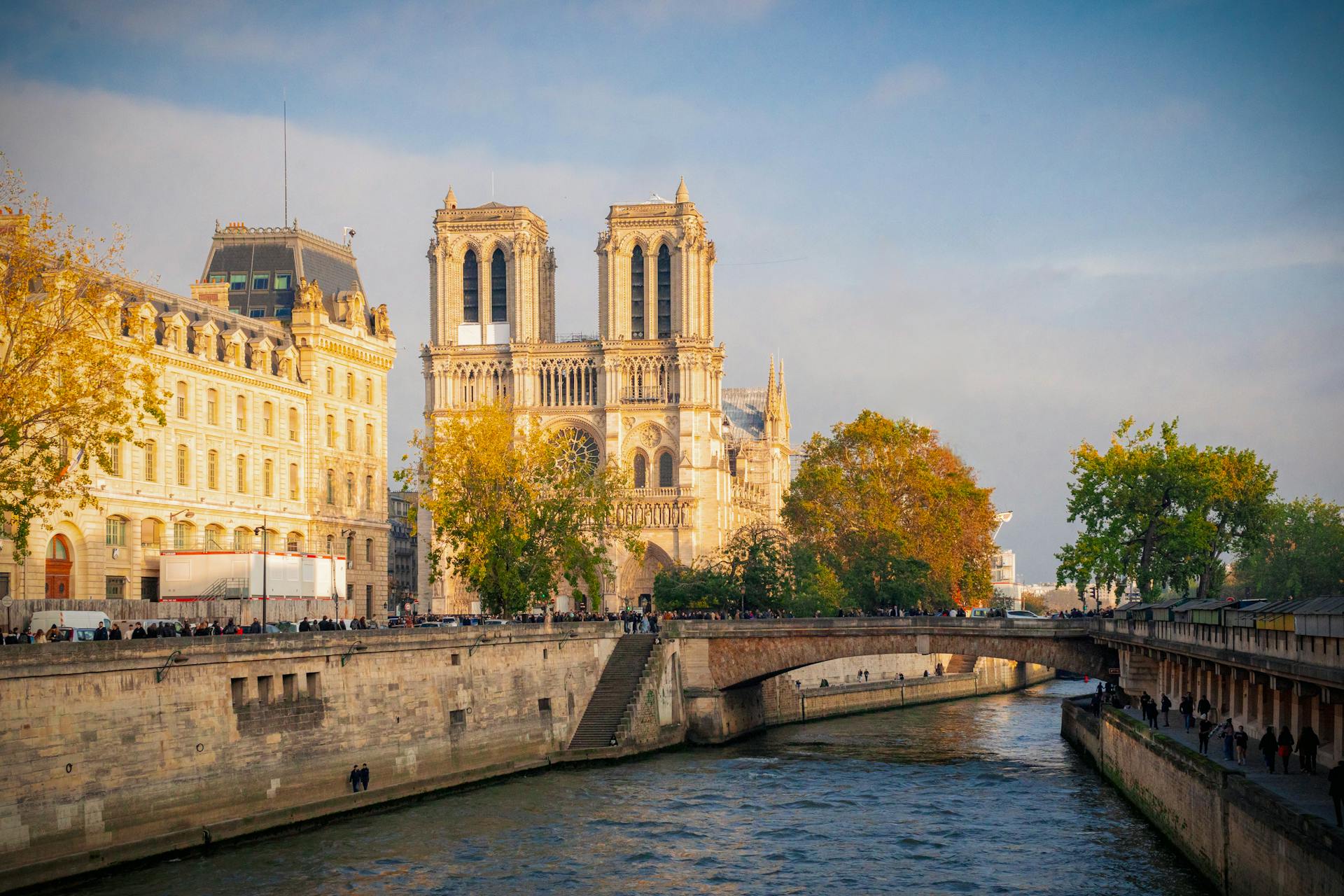 Doanh Nghiệp Việt Cần Biết Gì Trước Khi Bước Vào Thị Trường Pháp