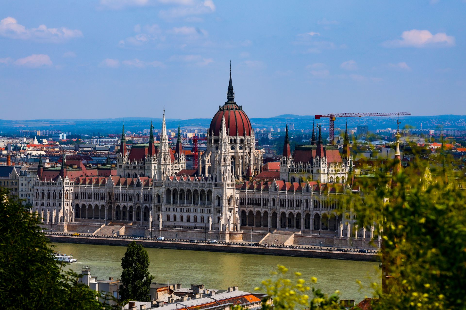 Cẩm Nang Du Học Hungary Từ A-Z: Điều Kiện, Thủ Tục Và Visa Mới Nhất